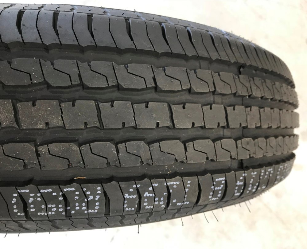 225/75 R15 8 PLY TIRE ONLY