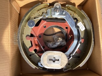 10K BRAKE ASSEMBLY 7 BOLT RH (12 1/4 X 3 3/8)