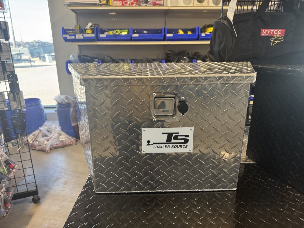Diamond Plate A-Frame Small Tongue Box (Chrome)15'' DEEP X 29'' BACK X 17.5'' FRONT