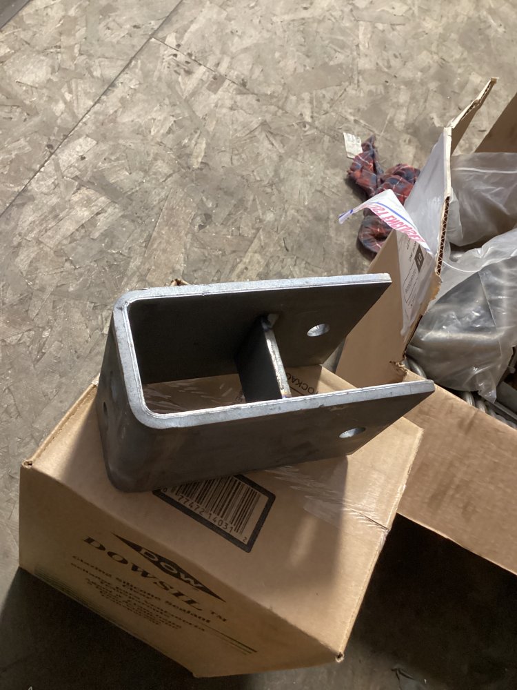 AXLE HANGER (SLIPPER)