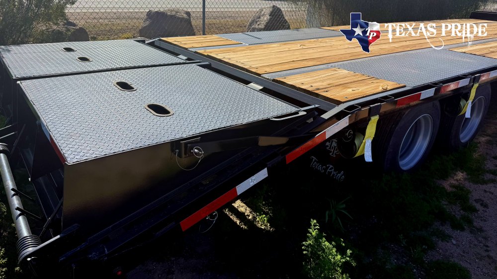 Texas Pride 8.5X25+5 30K Gooseneck Equipment/ Flat Bed Trailer