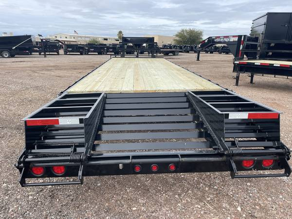 2023 Texas Pride 8.5' x 25' + 5' 16K GN Flat deck EQ Trailer.