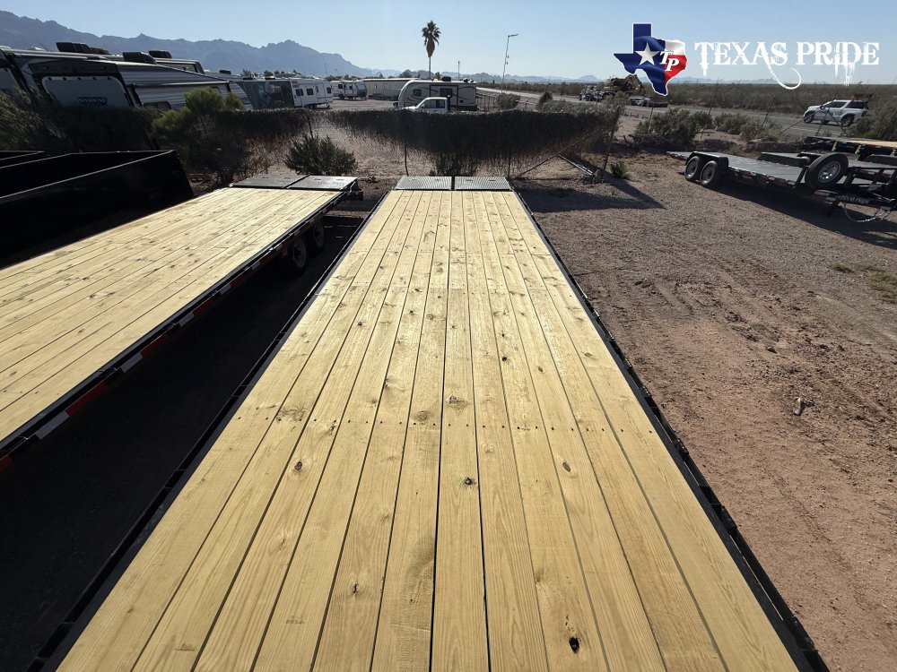 2025 Texas Pride 8.5x25+5 26k Gooseneck Equipment/ Flatbed Trailer