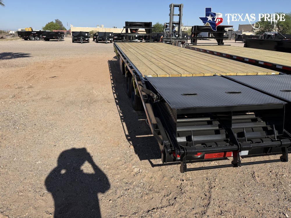 2025 Texas Pride 8.5x25+5 26k Gooseneck Equipment/ Flatbed Trailer