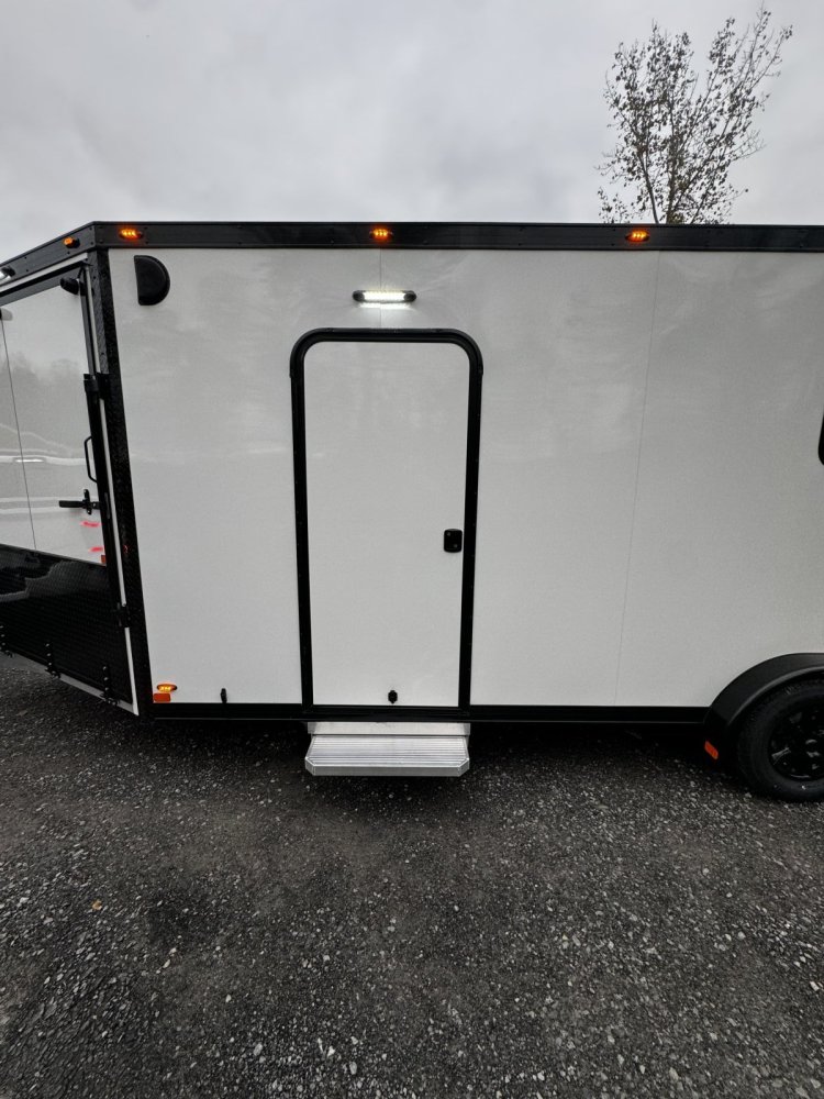 7.5'x22' nitro Snowmobile