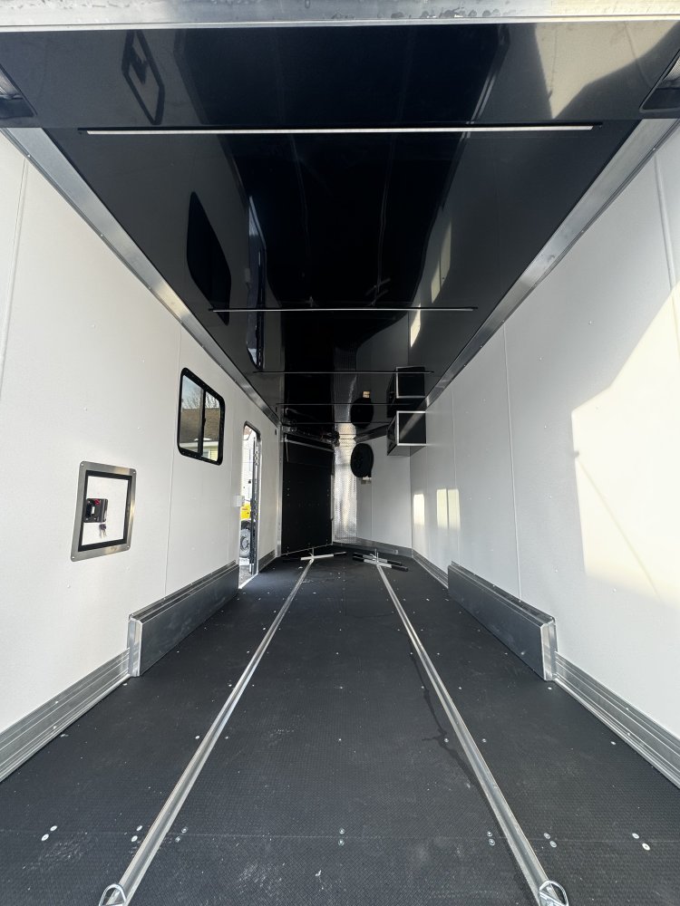 7' 6"x18' nitro Snowmobile trailer