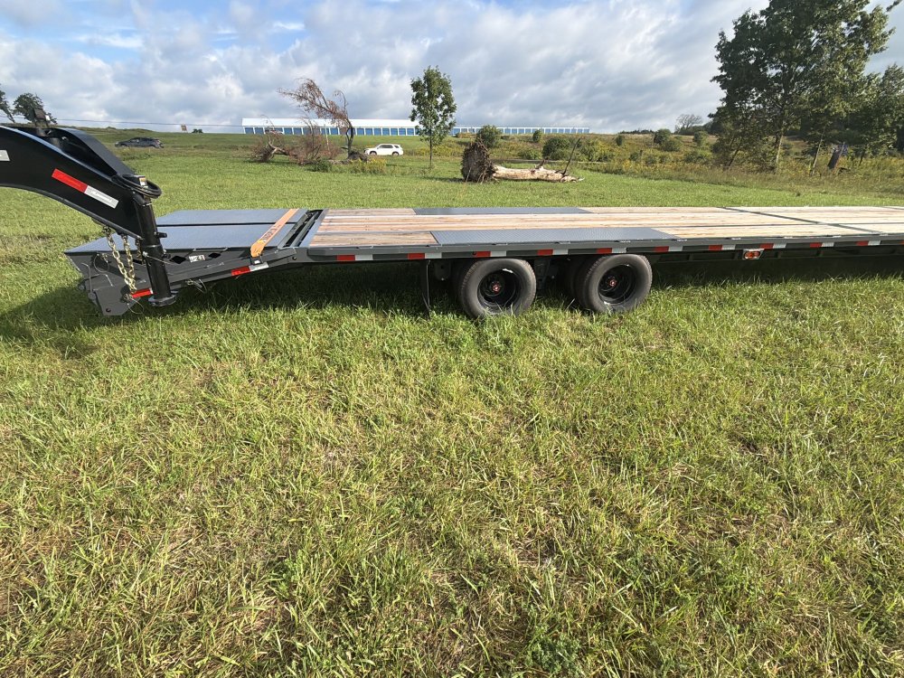 2026 Lamar 102X40 Gooseneck Deckover Equipment Trailer