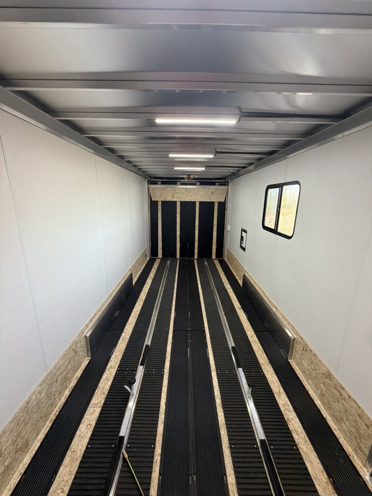 2027 8×22 Enclosed Cargo Trailer photo 5