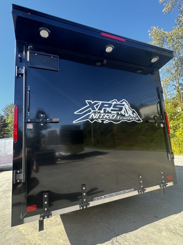 7.5'x18' nitro Snowmobile