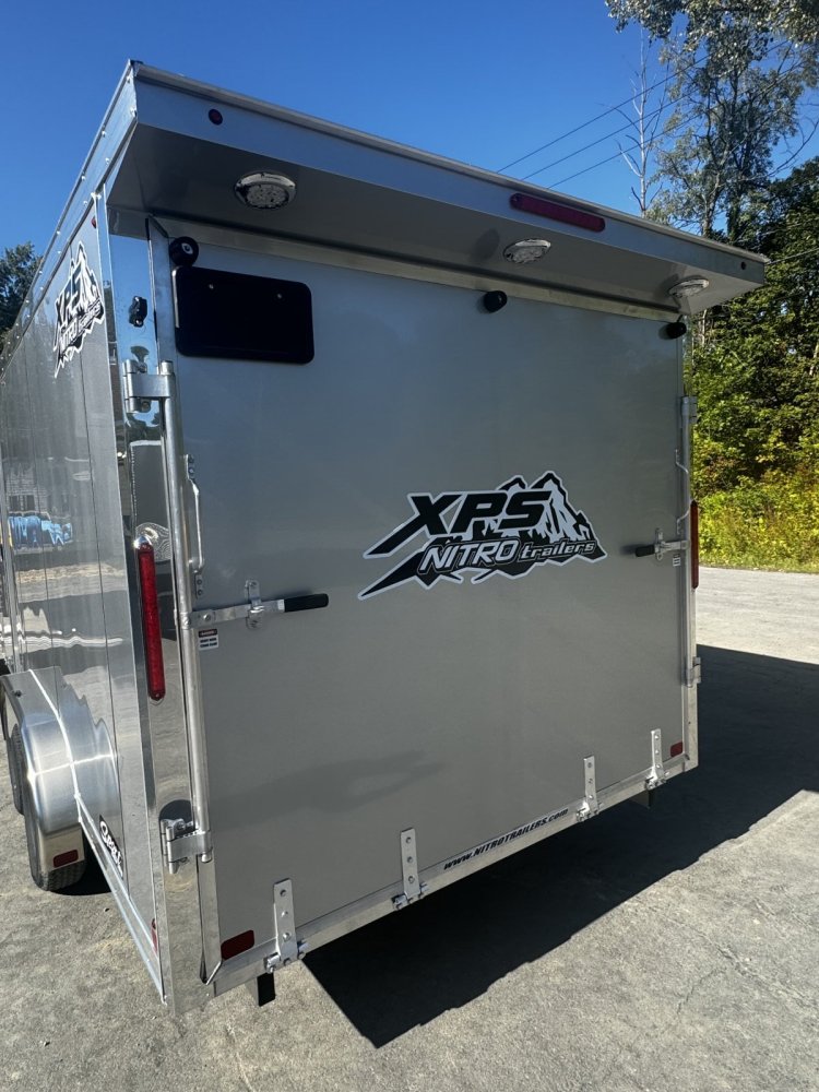 7.5'x18' nitro Snowmobile
