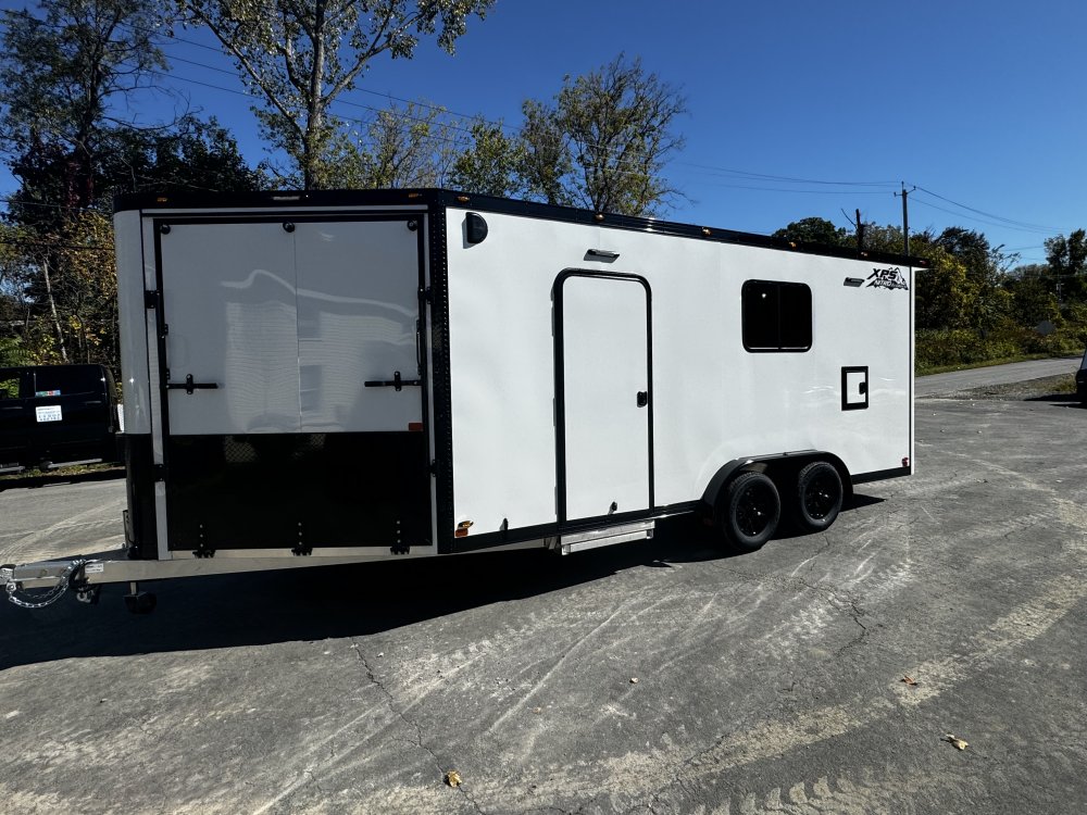 7.5'x18' nitro Snowmobile