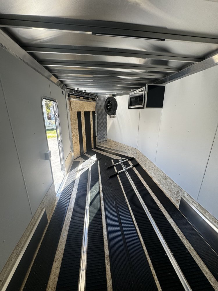 7.5'x18' nitro Snowmobile