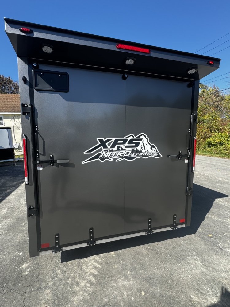 7.5'x18' nitro Snowmobile