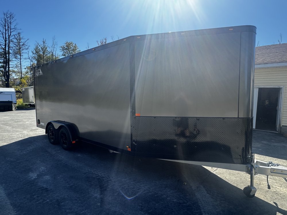 7.5'x18' nitro Snowmobile