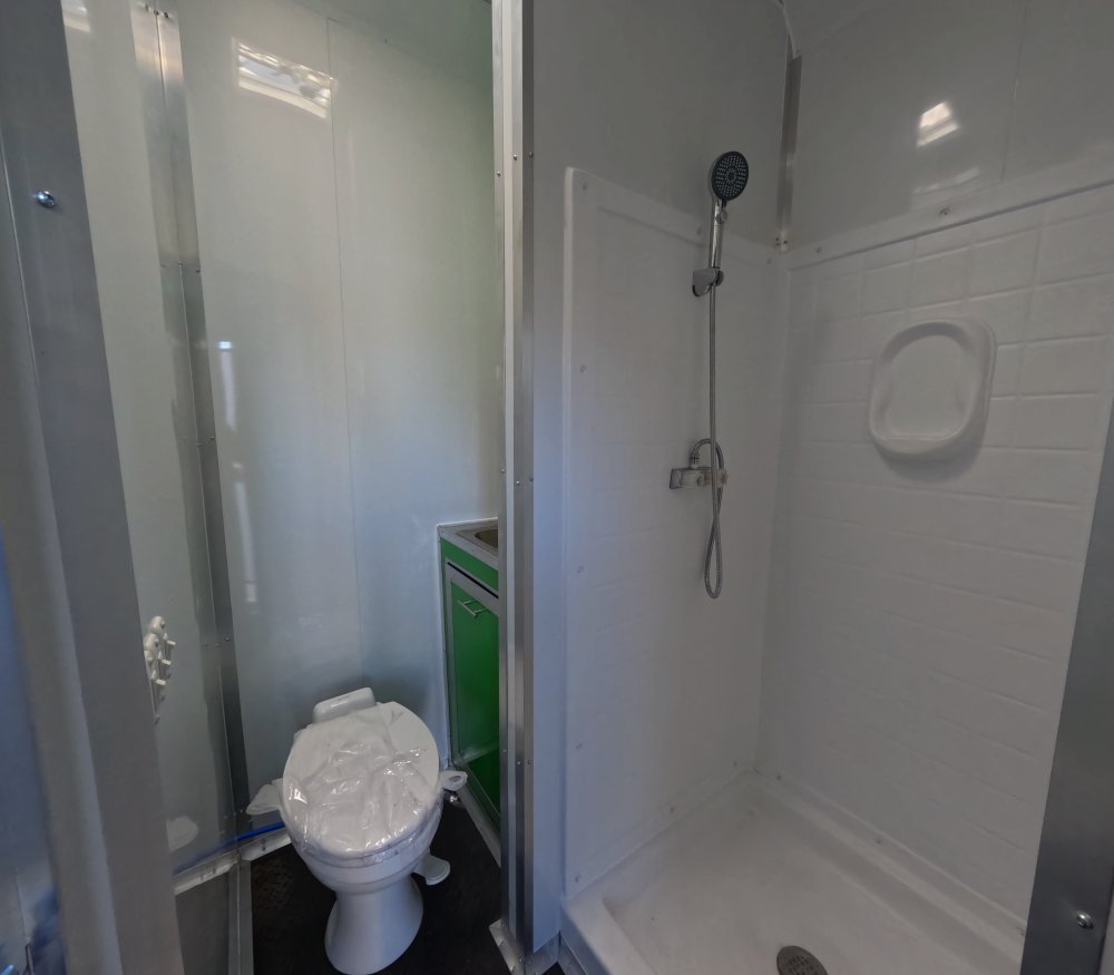 8.5'x32' Quality Cargo Enclosed Car Hauler