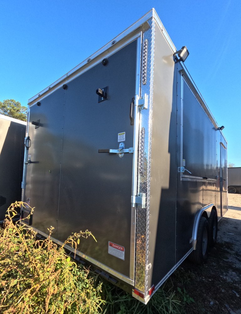 8.5'x18' Quality Cargo Bathroom Trailer