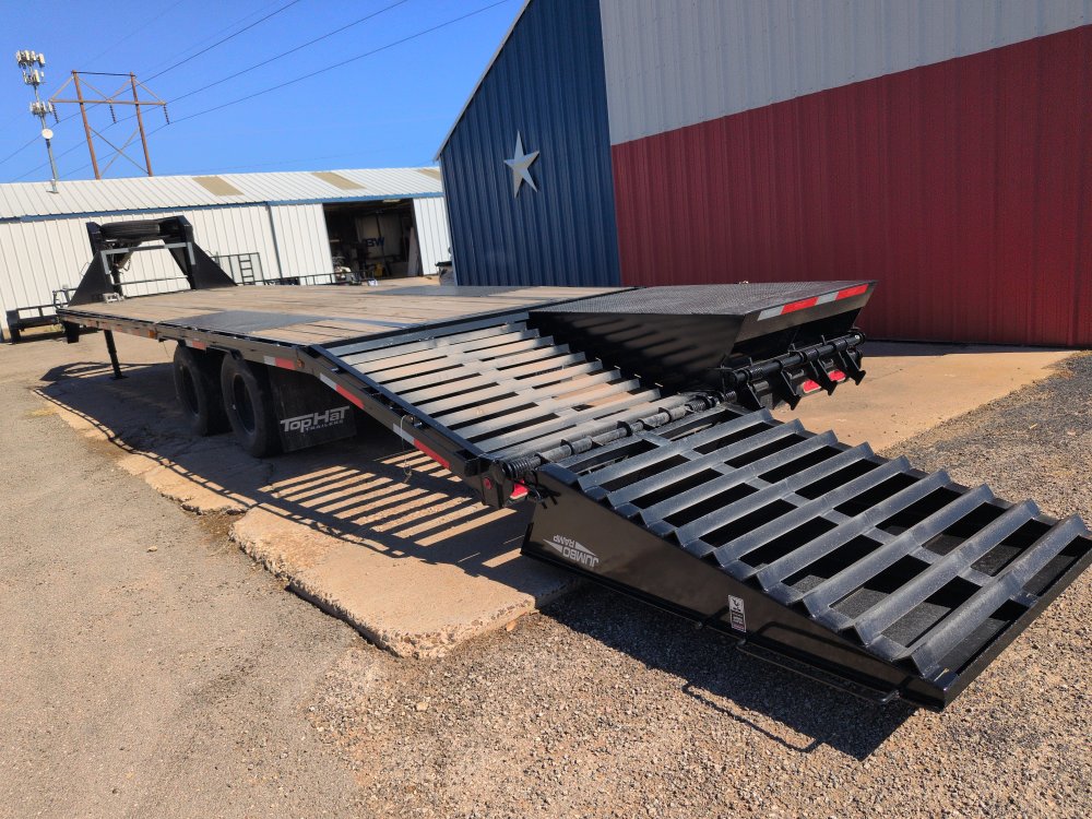 USED 2024 Top Hat 102x36 Gooseneck Hutch Suspension, Mega Ramps