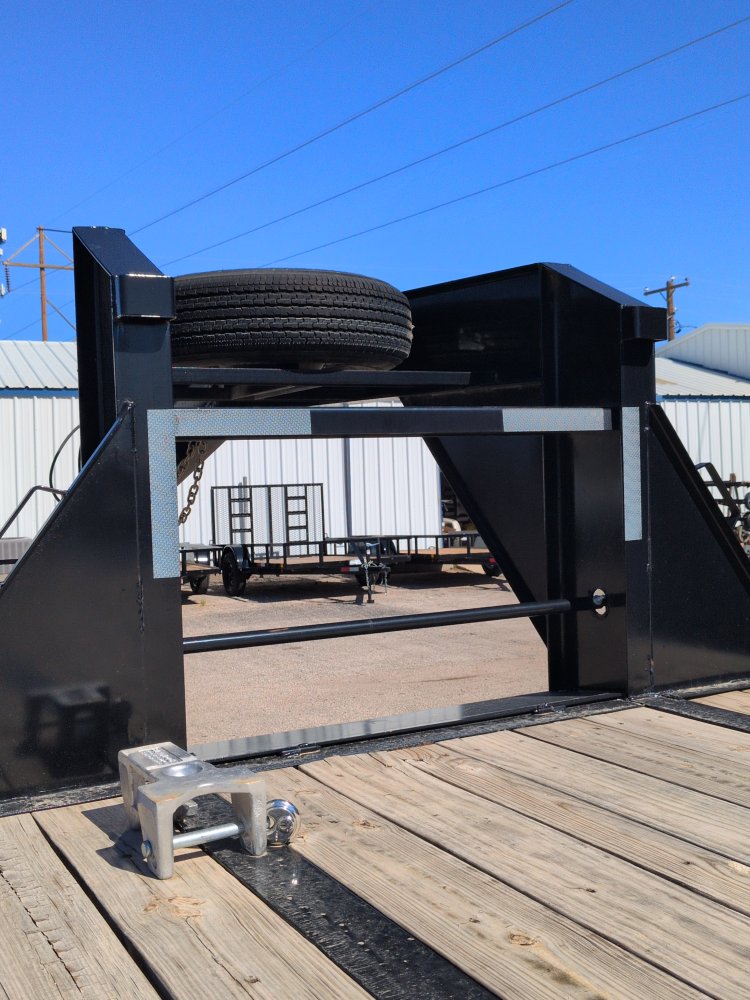 USED 2024 Top Hat 102x36 Gooseneck Hutch Suspension, Mega Ramps