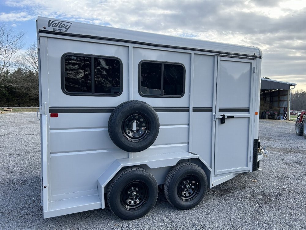 2025 Valley Trailers 2820 2-Horse Trailer