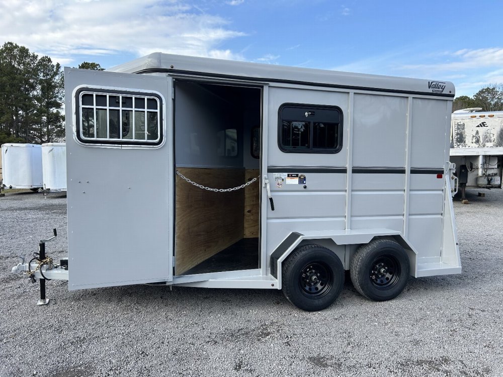 2025 Valley Trailers 2820 2-Horse Trailer