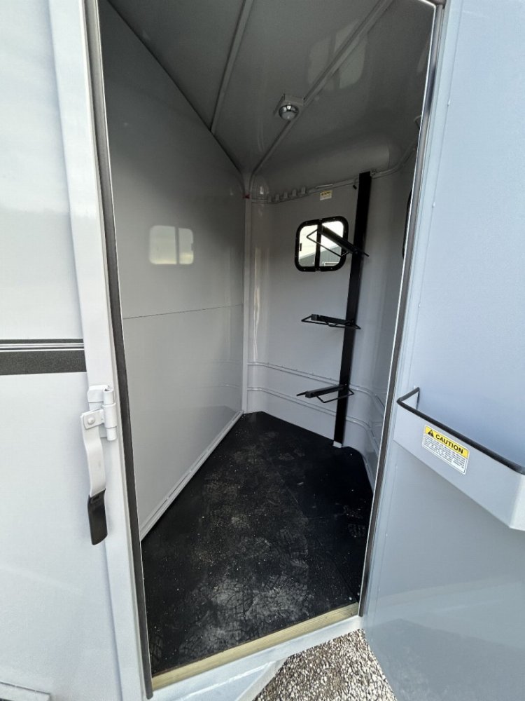 2025 Valley Trailers 2820 2-Horse Trailer