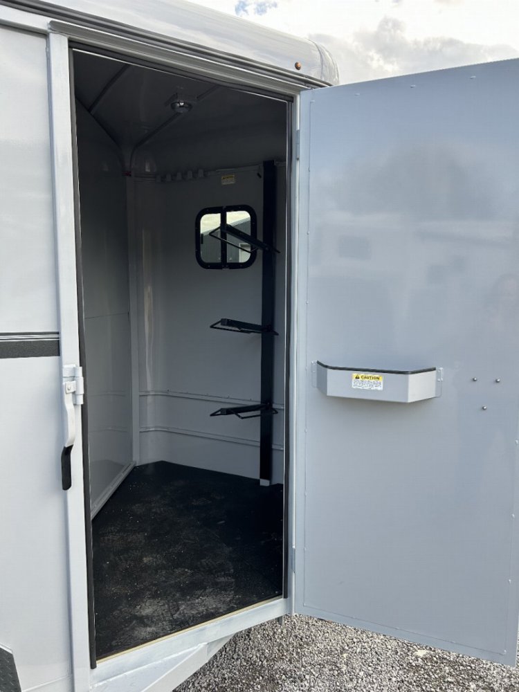 2025 Valley Trailers 2820 2-Horse Trailer