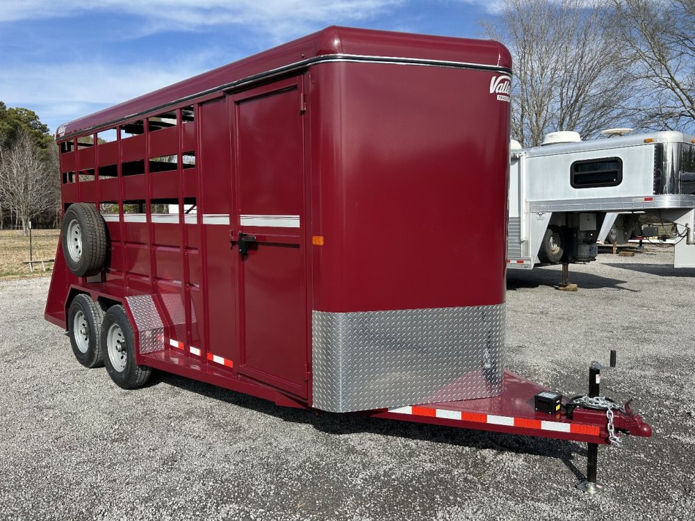 2025 Valley Trailers 3800 3-Horse Trailer