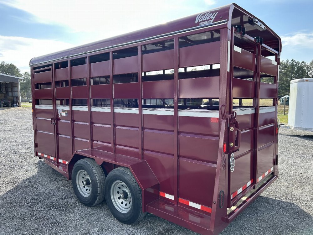 2025 Valley Trailers 3800 3-Horse Trailer