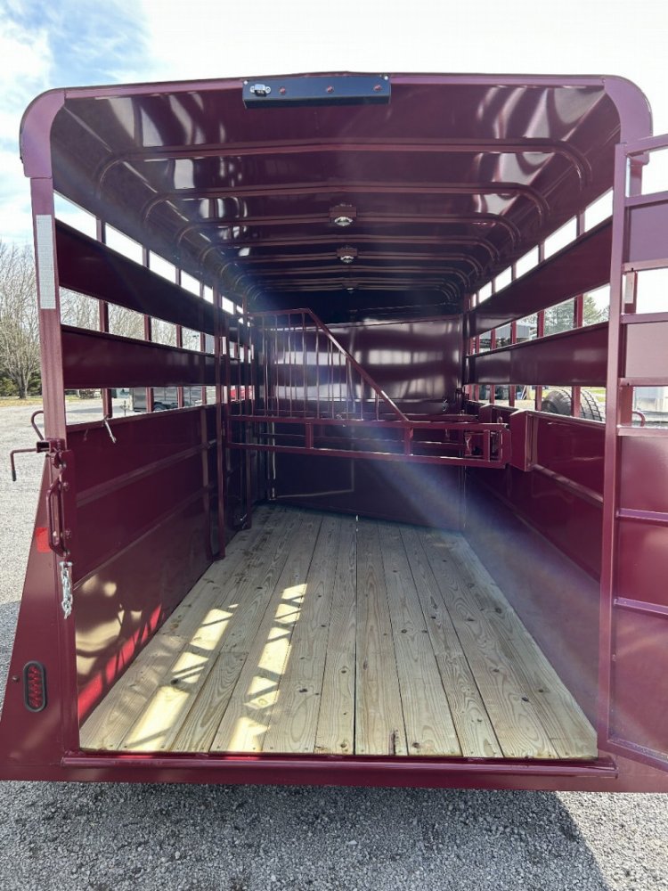 2025 Valley Trailers 3800 3-Horse Trailer