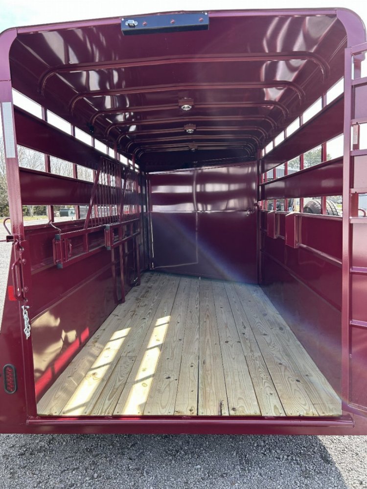 2025 Valley Trailers 3800 3-Horse Trailer