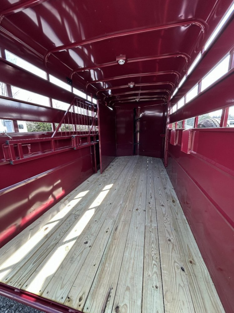 2025 Valley Trailers 3800 3-Horse Trailer