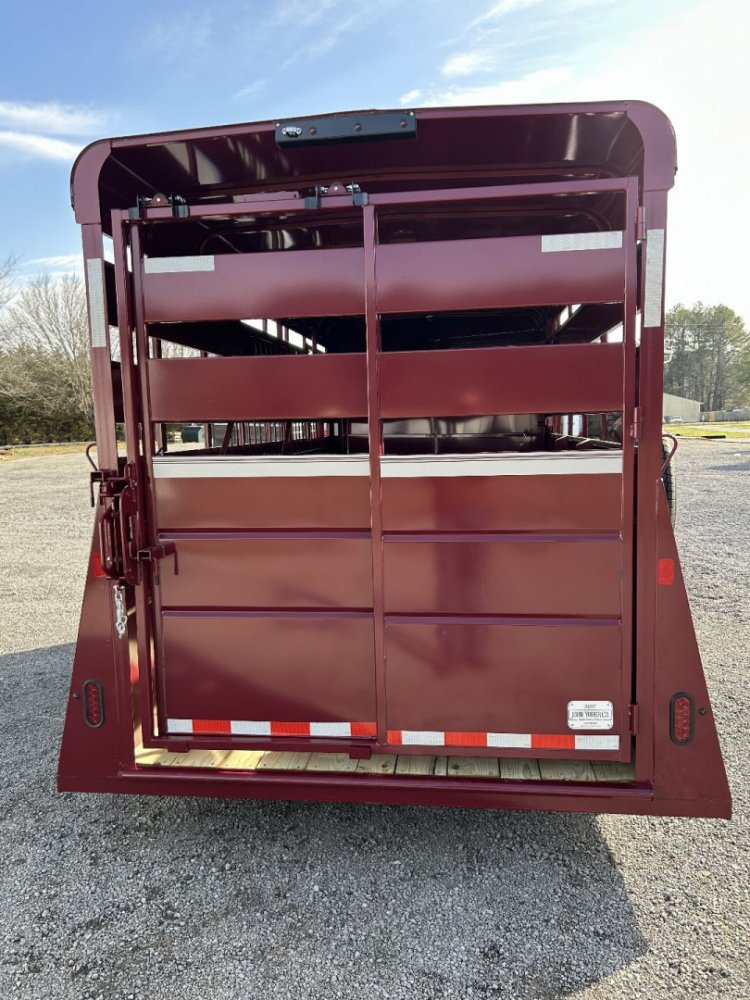 2025 Valley Trailers 3800 3-Horse Trailer