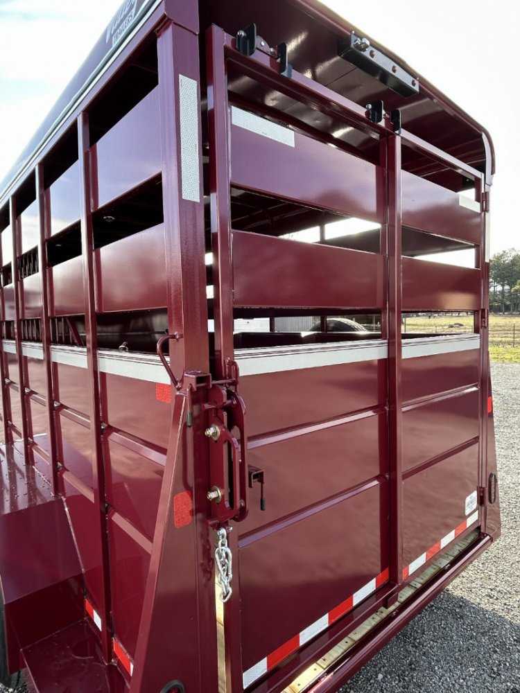 2025 Valley Trailers 3800 3-Horse Trailer