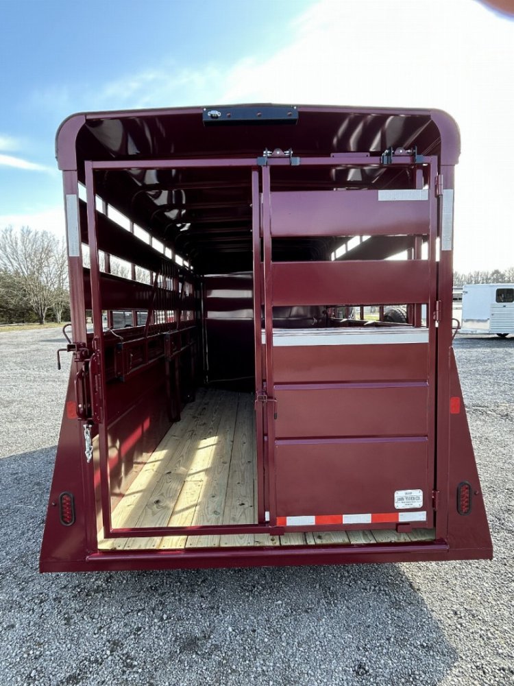 2025 Valley Trailers 3800 3-Horse Trailer