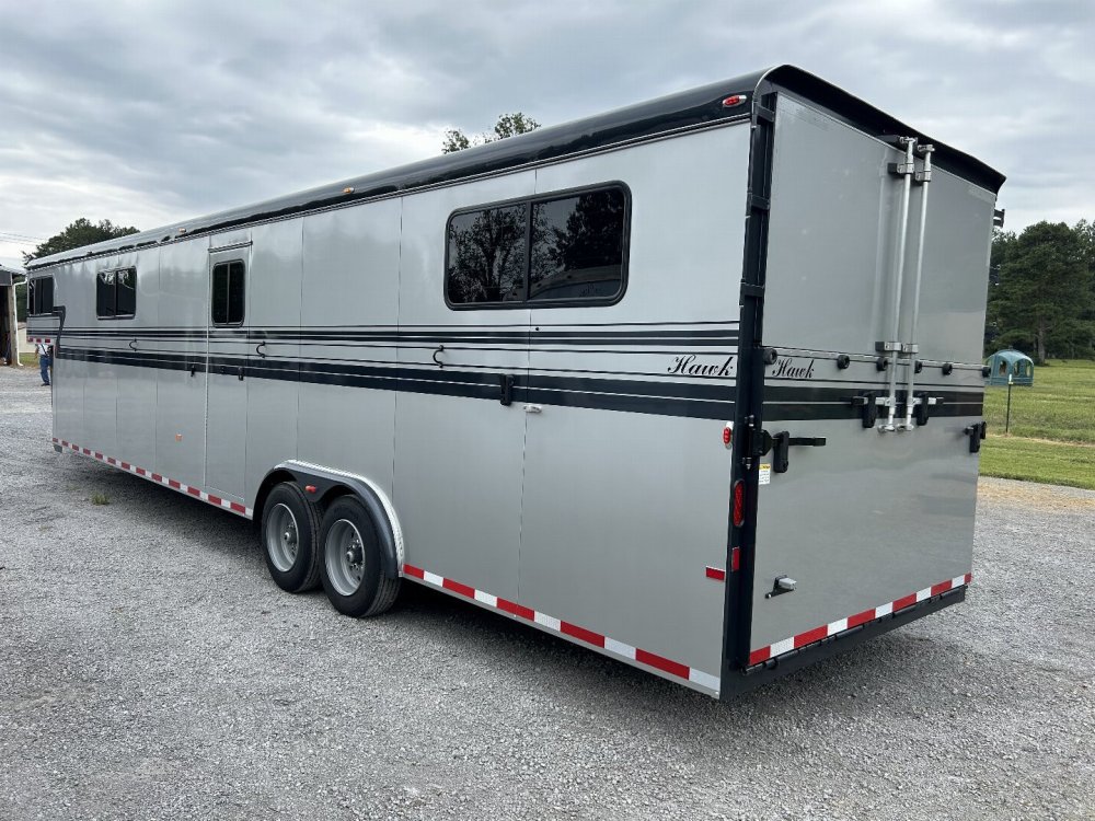 2026 Hawk 6H Head to Head Horse Trailer