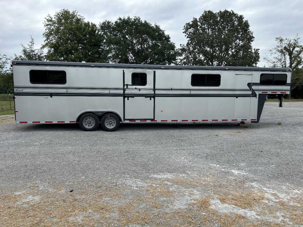 2026 Hawk 6H Head to Head Horse Trailer