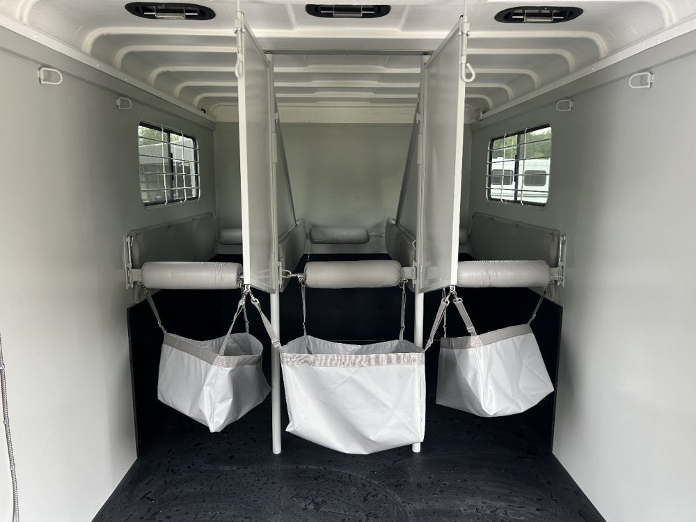 2026 Hawk 6H Head to Head Horse Trailer