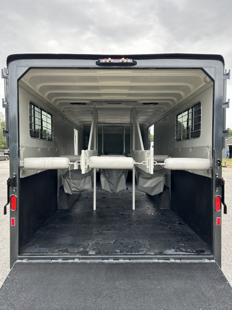2026 Hawk 6H Head to Head Horse Trailer