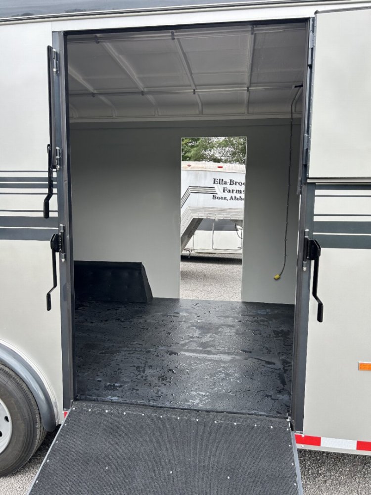 2026 Hawk 6H Head to Head Horse Trailer