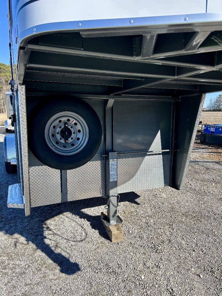 2025 Hawk 137 Elite Gooseneck Horse Trailer