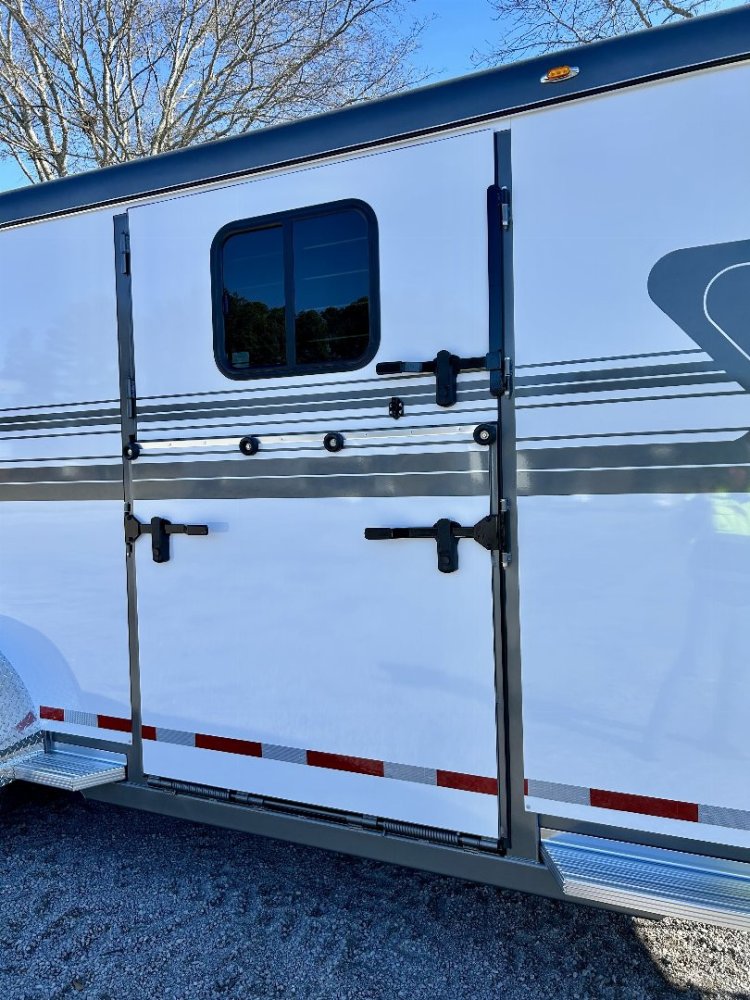 2025 Hawk 137 Elite Gooseneck Horse Trailer
