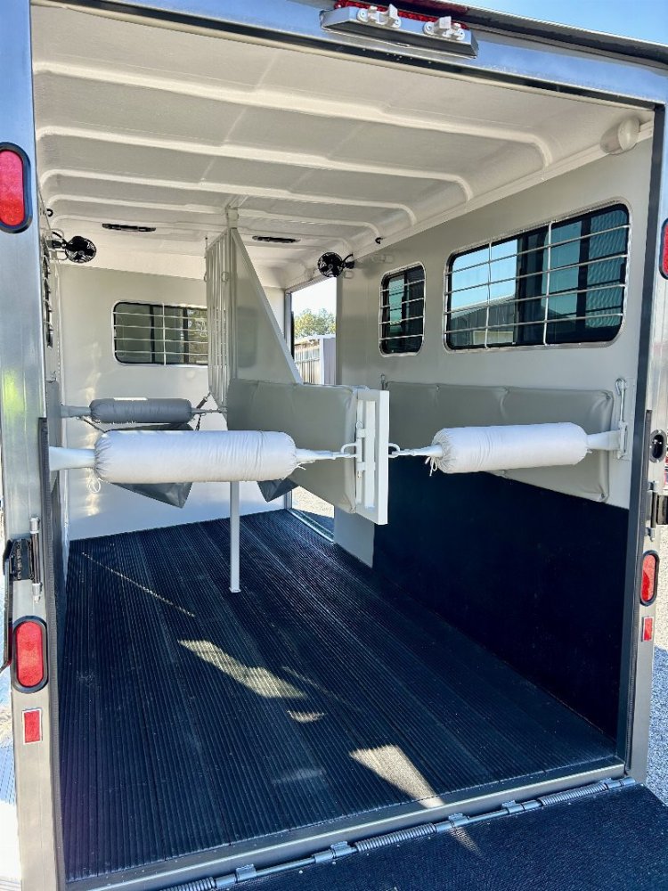 2025 Hawk 137 Elite Gooseneck Horse Trailer