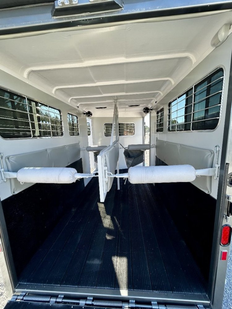 2025 Hawk 137 Elite Gooseneck Horse Trailer