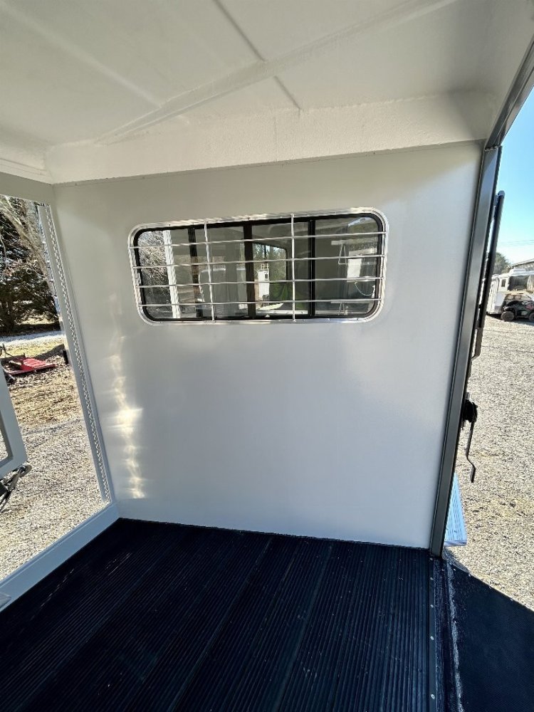 2025 Hawk 137 Elite Gooseneck Horse Trailer