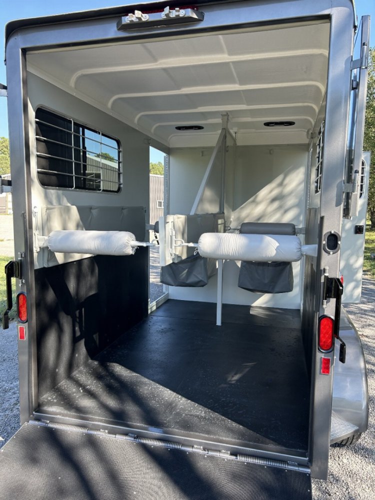 2025 Hawk 100C Horse Trailer