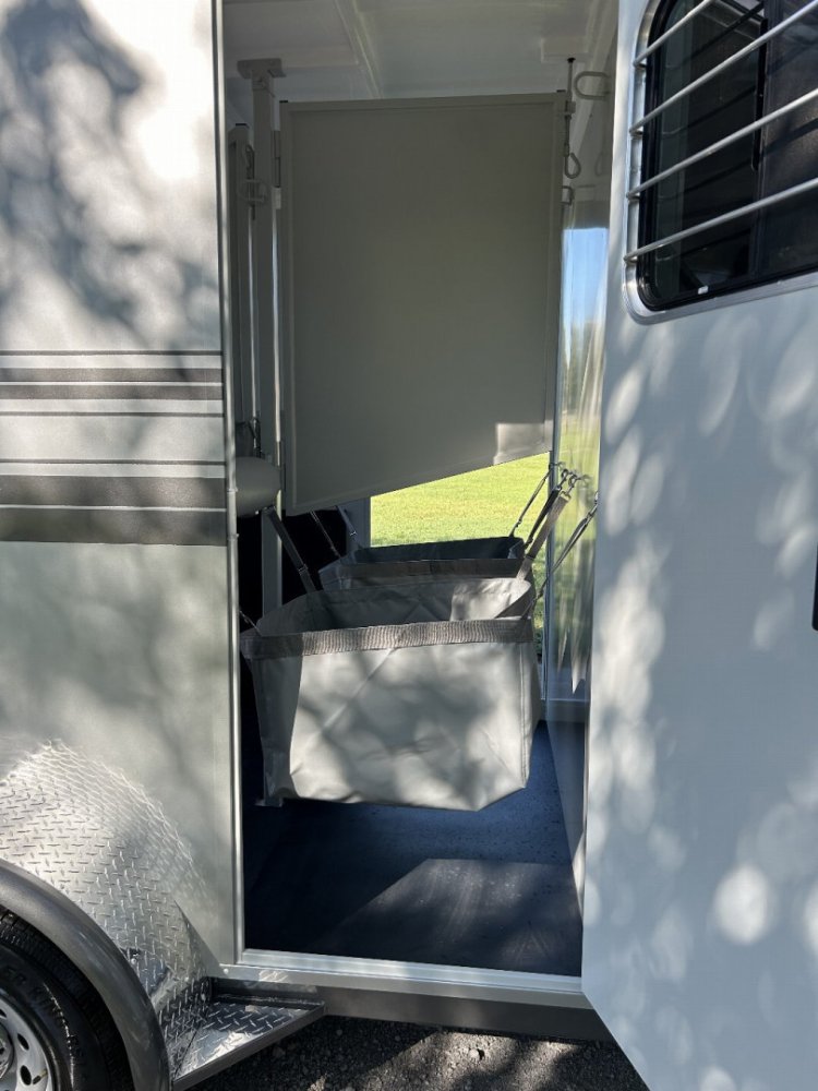 2025 Hawk 100C Horse Trailer