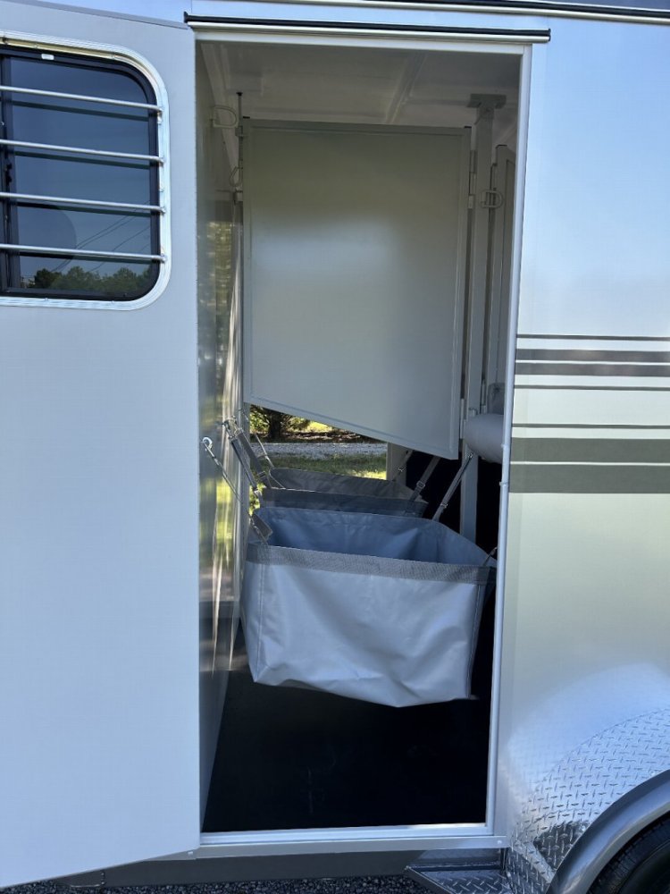 2025 Hawk 100C Horse Trailer