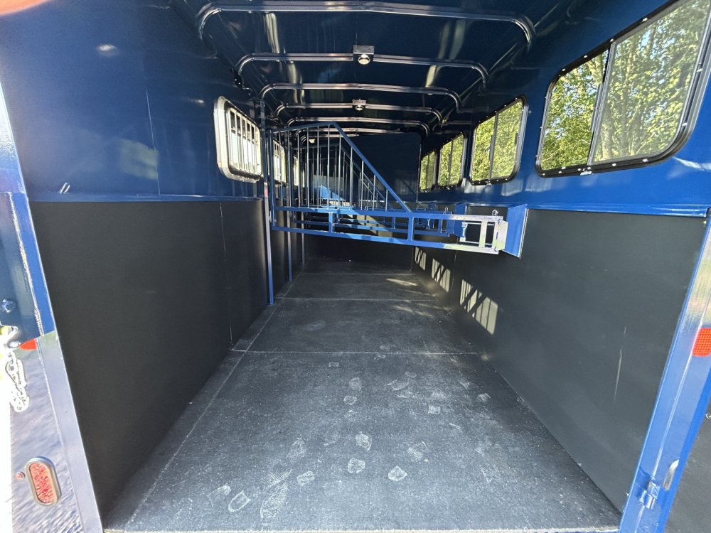 2026 Valley Trailers 4920 4-Horse Trailer