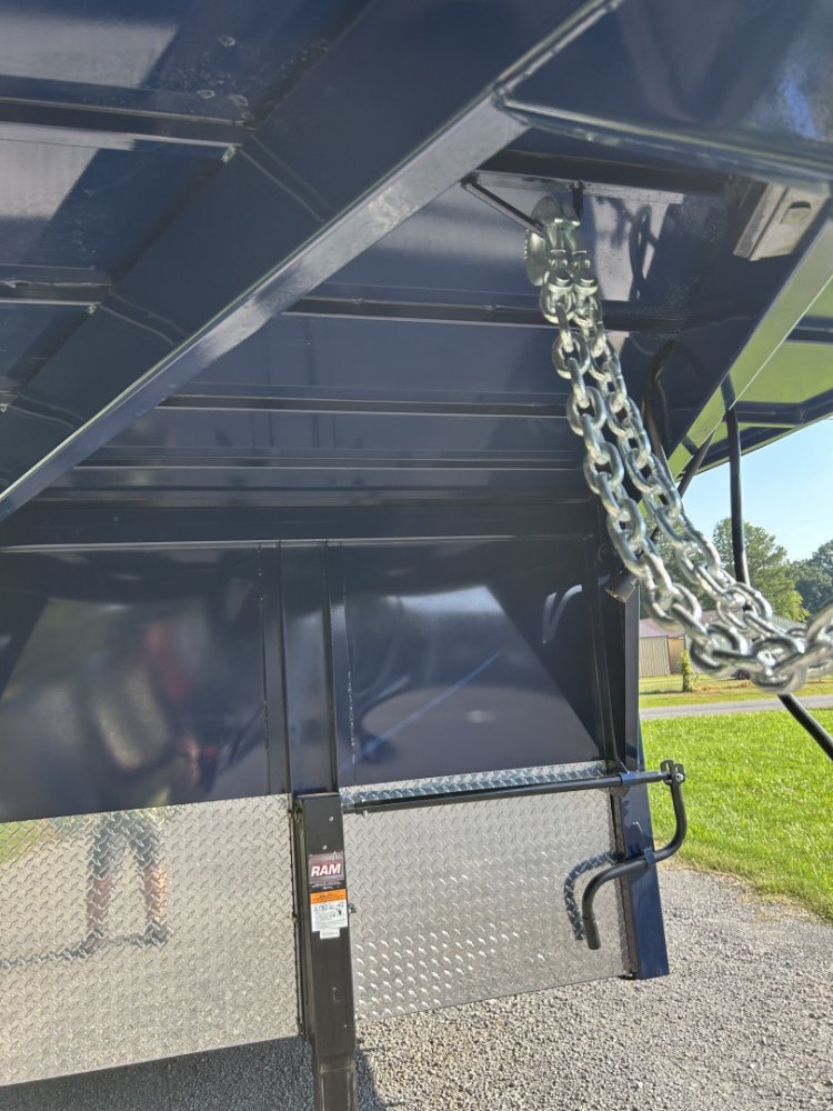 2026 Valley Trailers 4920 4-Horse Trailer