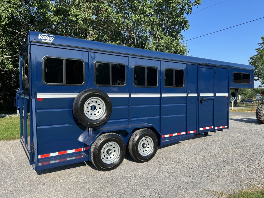 2026 Valley Trailers 4920 4-Horse Trailer